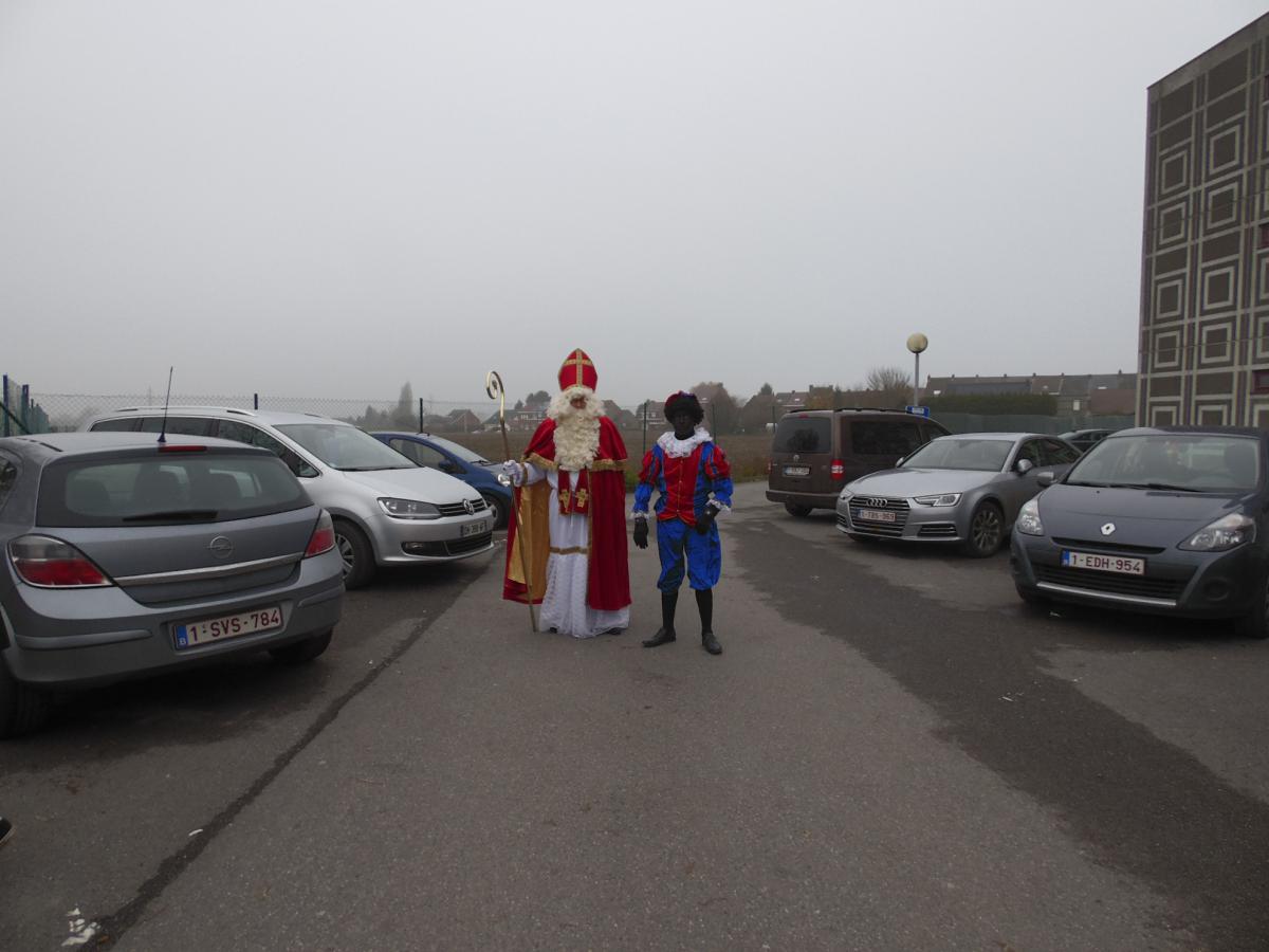 St-Nicolas est venu rendre visite aux p'tits zamis du baby-basket et du 3&3 ce samedi 02 décembre 2017