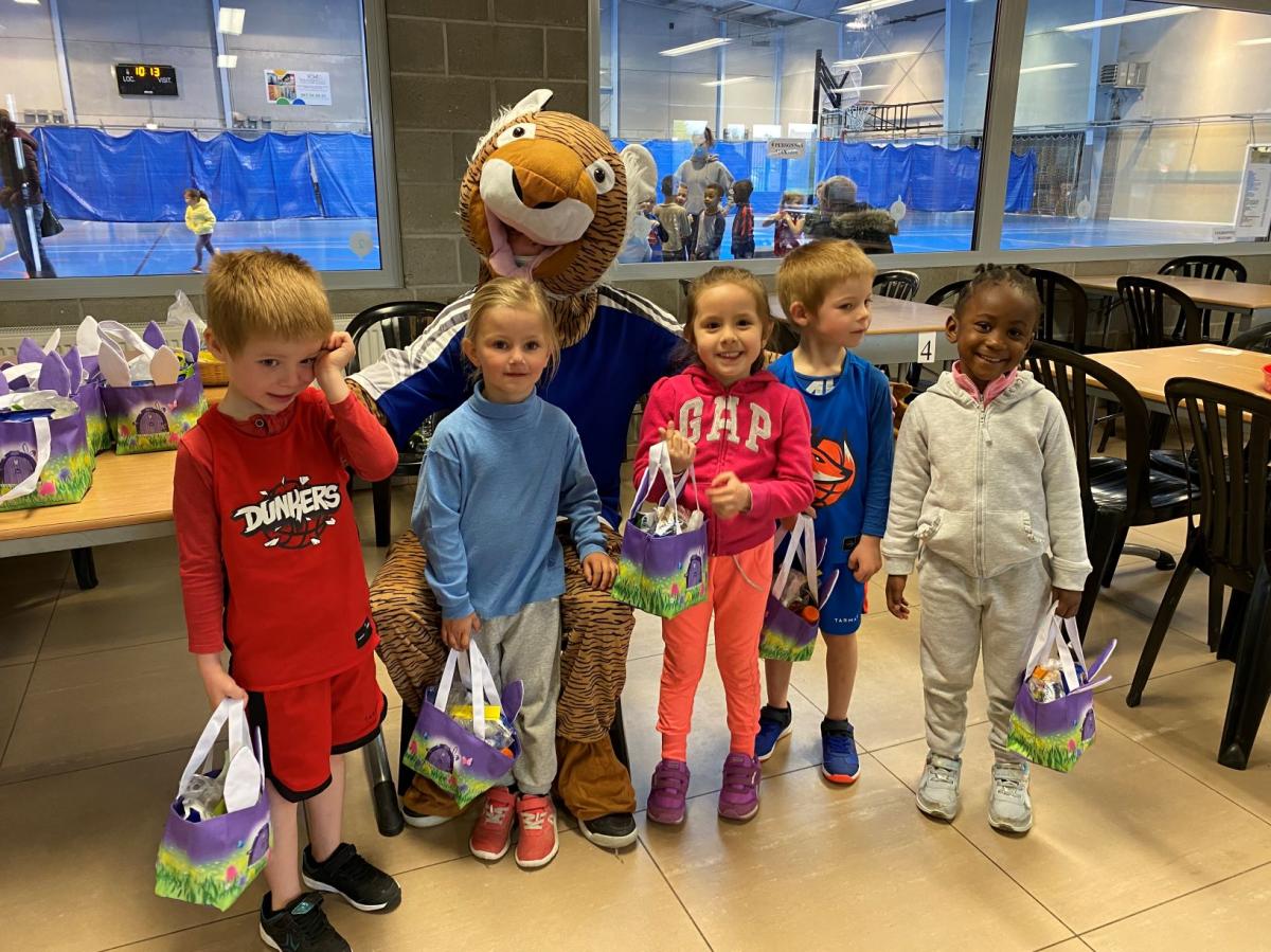 Mascotte - Lucas - Elodie - Emily - Ethan et Zoé