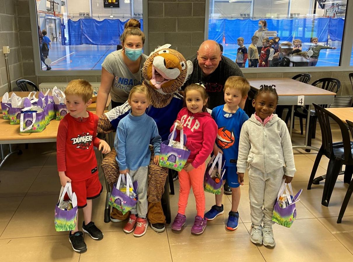 Mathilde - Mascotte - Alain - Lucas - Elodie - Emily - Ethan et Zoé