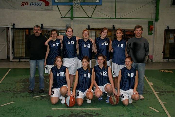 P1 Dames 2010 - Philippe L. - Elo - Még - Elodie - Sarah - Laurie
Géraldine - Julie - Mathilde - Alexia - Philippe Le3