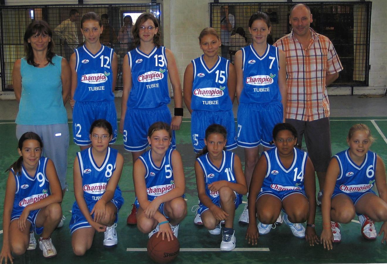 Pupilles Filles 2005 - 2006
Ninon - Hélène - Amélie - Margaux - Alain
Anaïs - Juliette - Mathilde - Laetitia - Anne - Justine